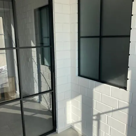 Zweinig 04 アパート *