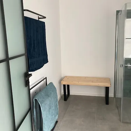 アパート Zweinig 04