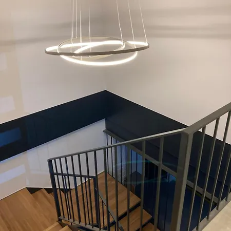 Zweinig 04 דירה *